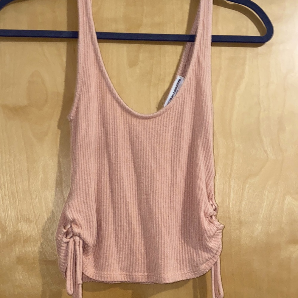 URBAN OUTFITTERS • PROJECT SOCIAL CROP